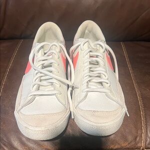 Nike White and Pink Sneakers Classic Design